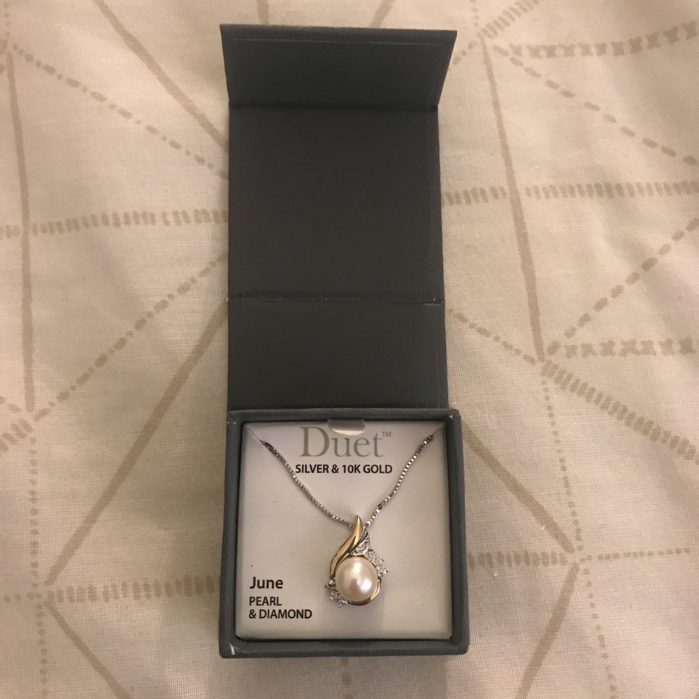 Pearl diamond necklace